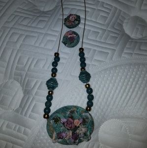 Floral necklace and earrings set